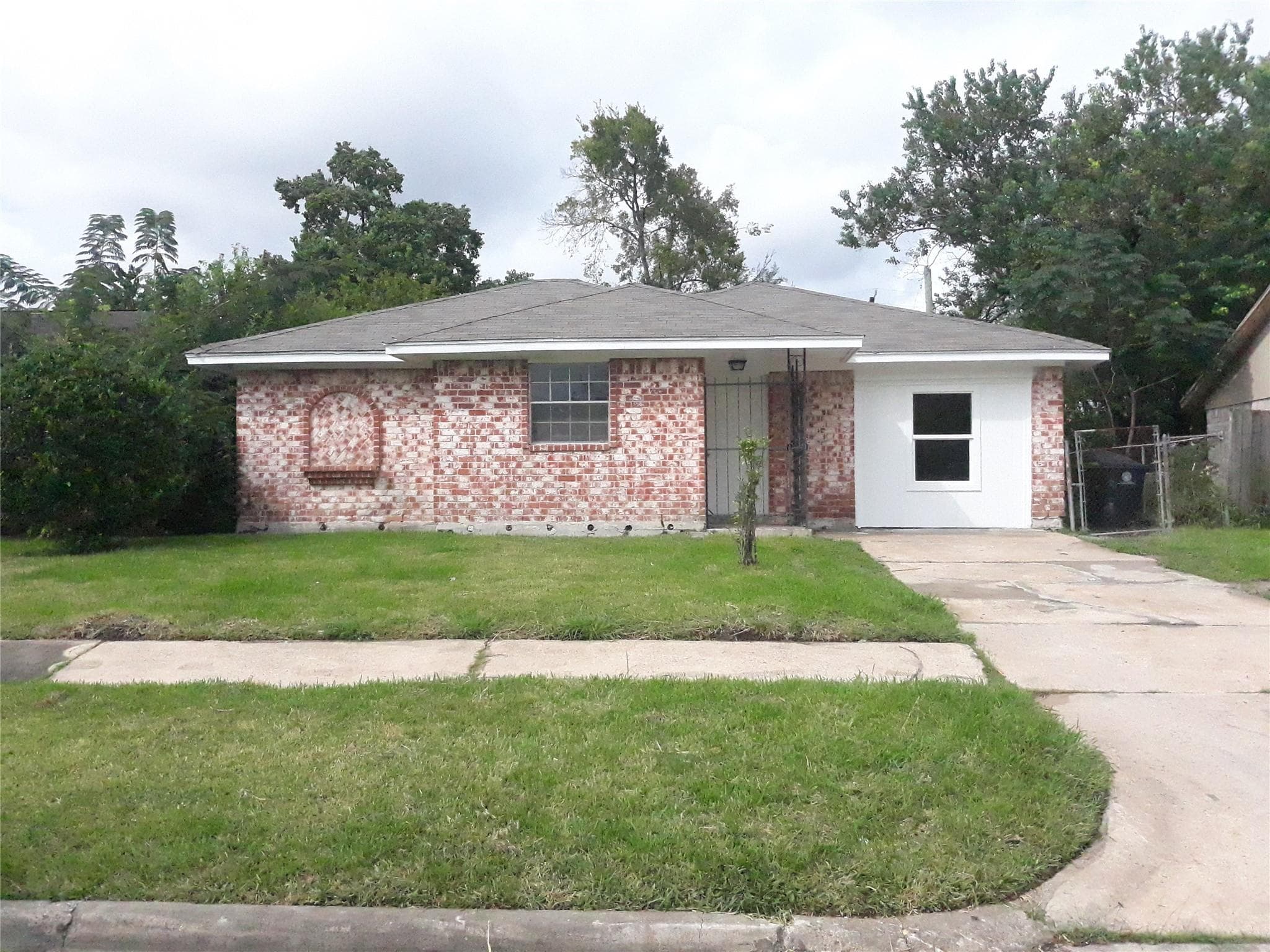 5039 Brisbane Dr