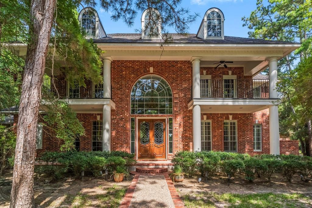 68 Benton Woods Ct