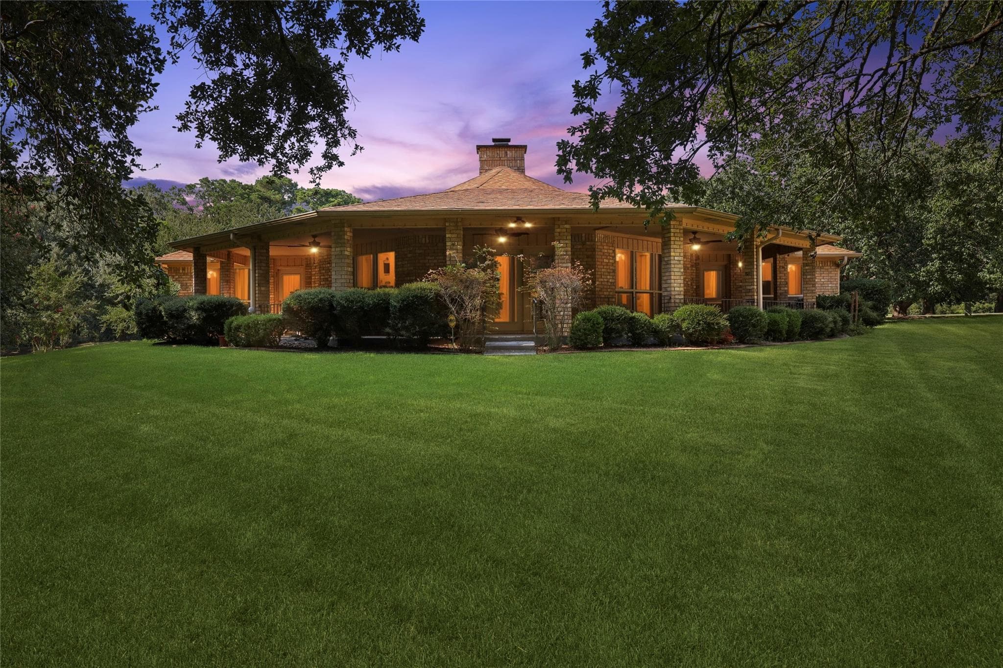 220 Broadmoor Dr
