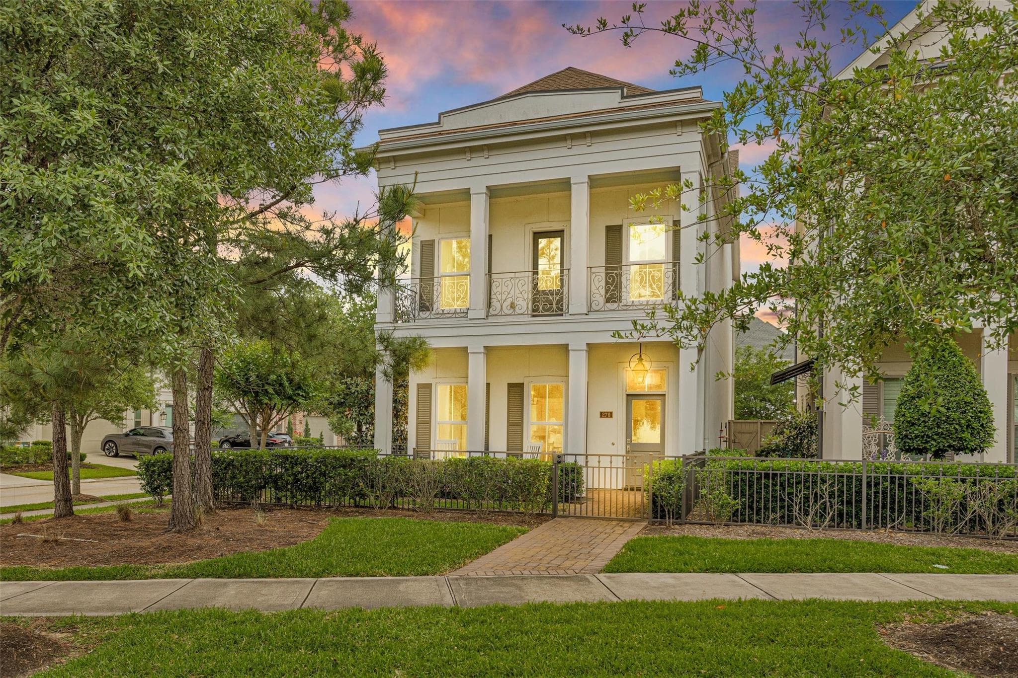 270 Green Blvd