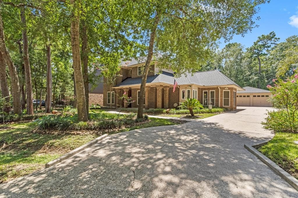 17 Amara Ct