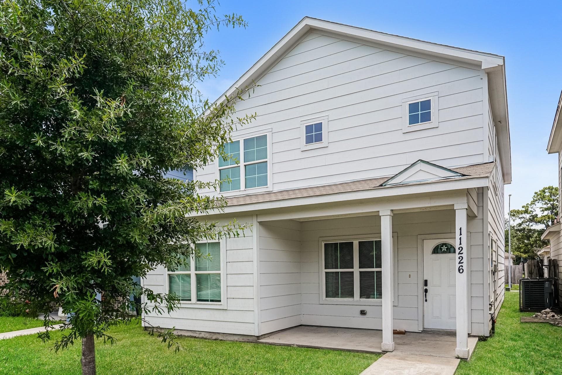 11226 Carla St