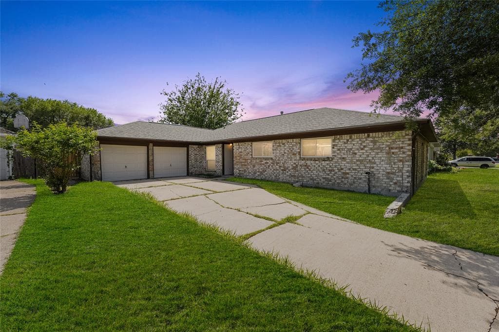 9415 Mcafee Dr