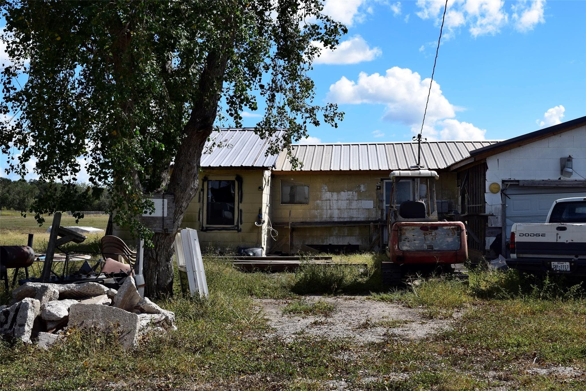 1627 State Highway 35 S