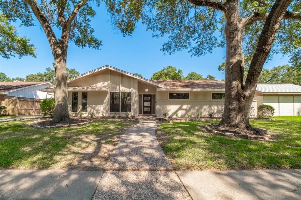 403 Shadow Creek Dr