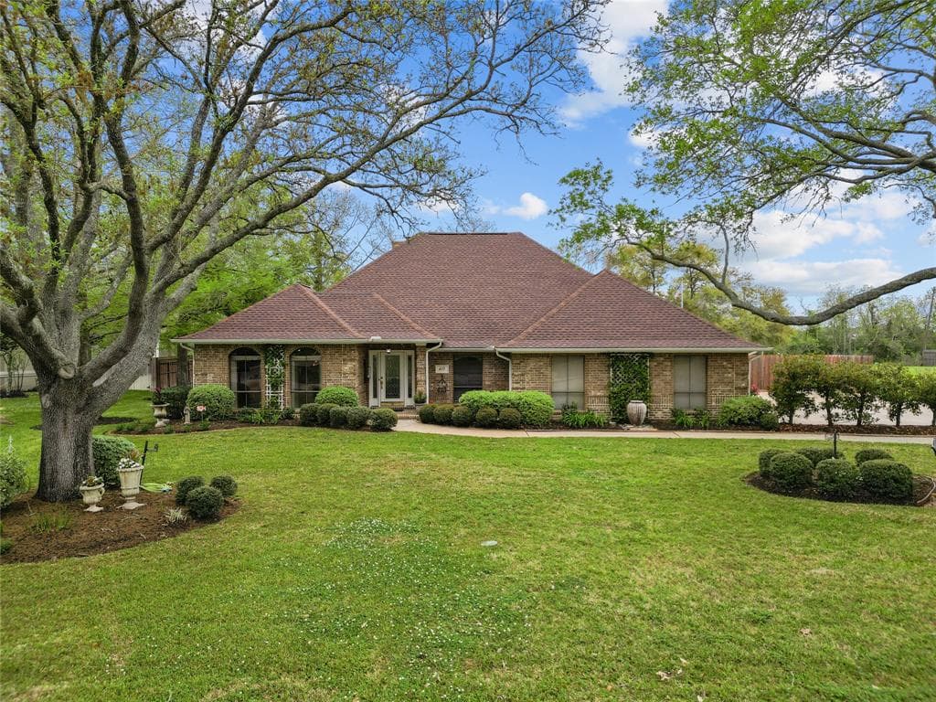 617 Westwood Cir