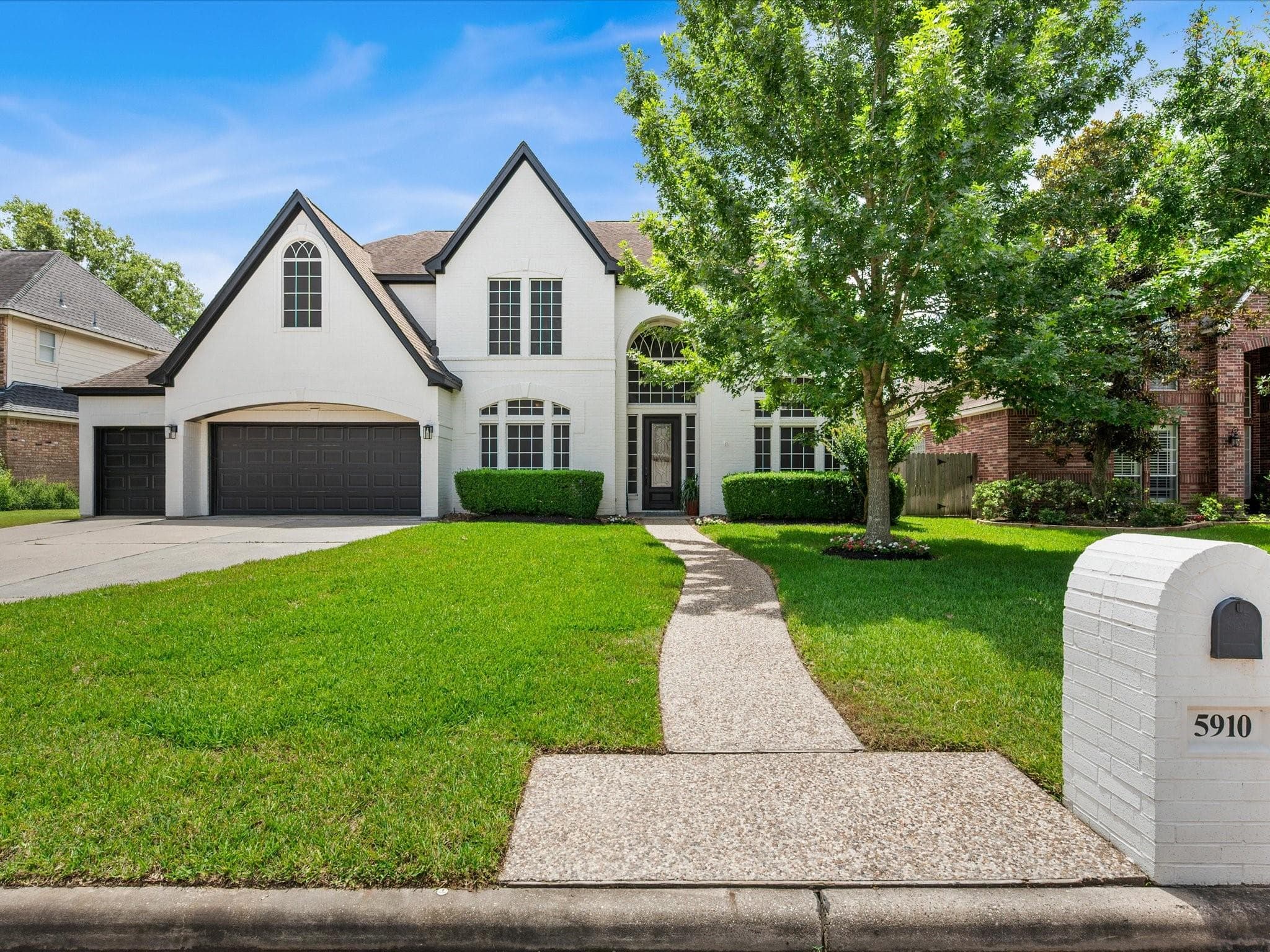 5910 Center Court Dr