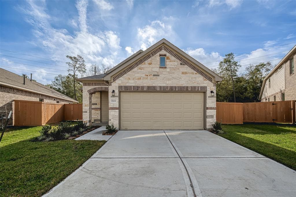 212 Emerald Thicket Ln