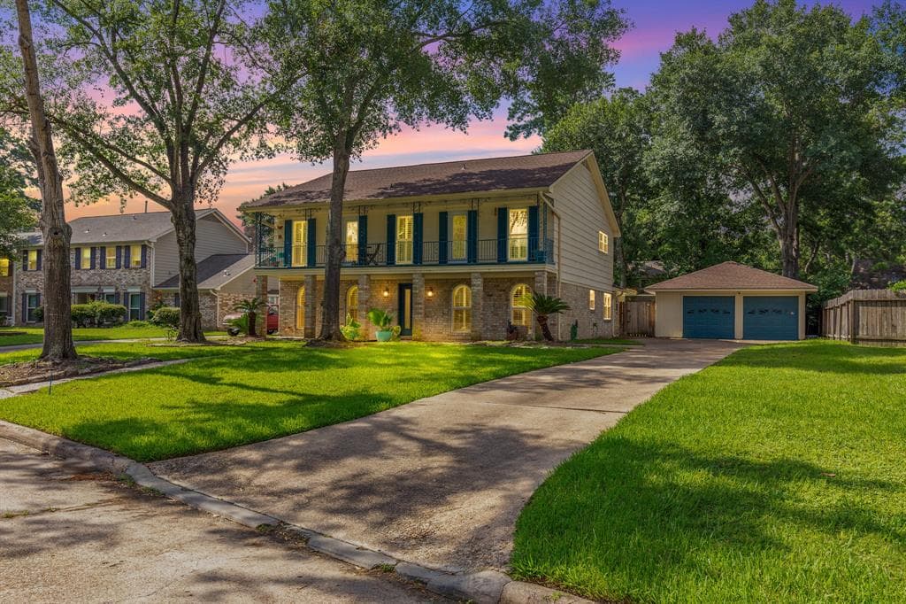8123 Devonwood Ln