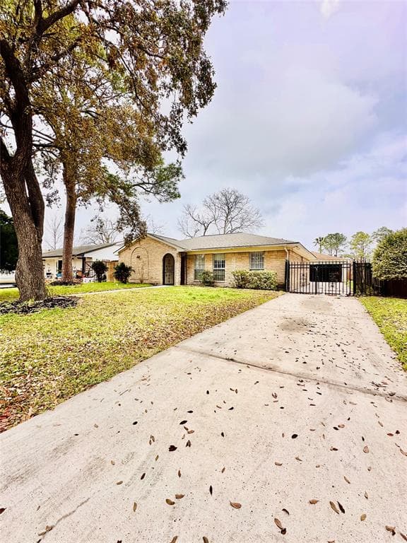 12030 Corona Ln