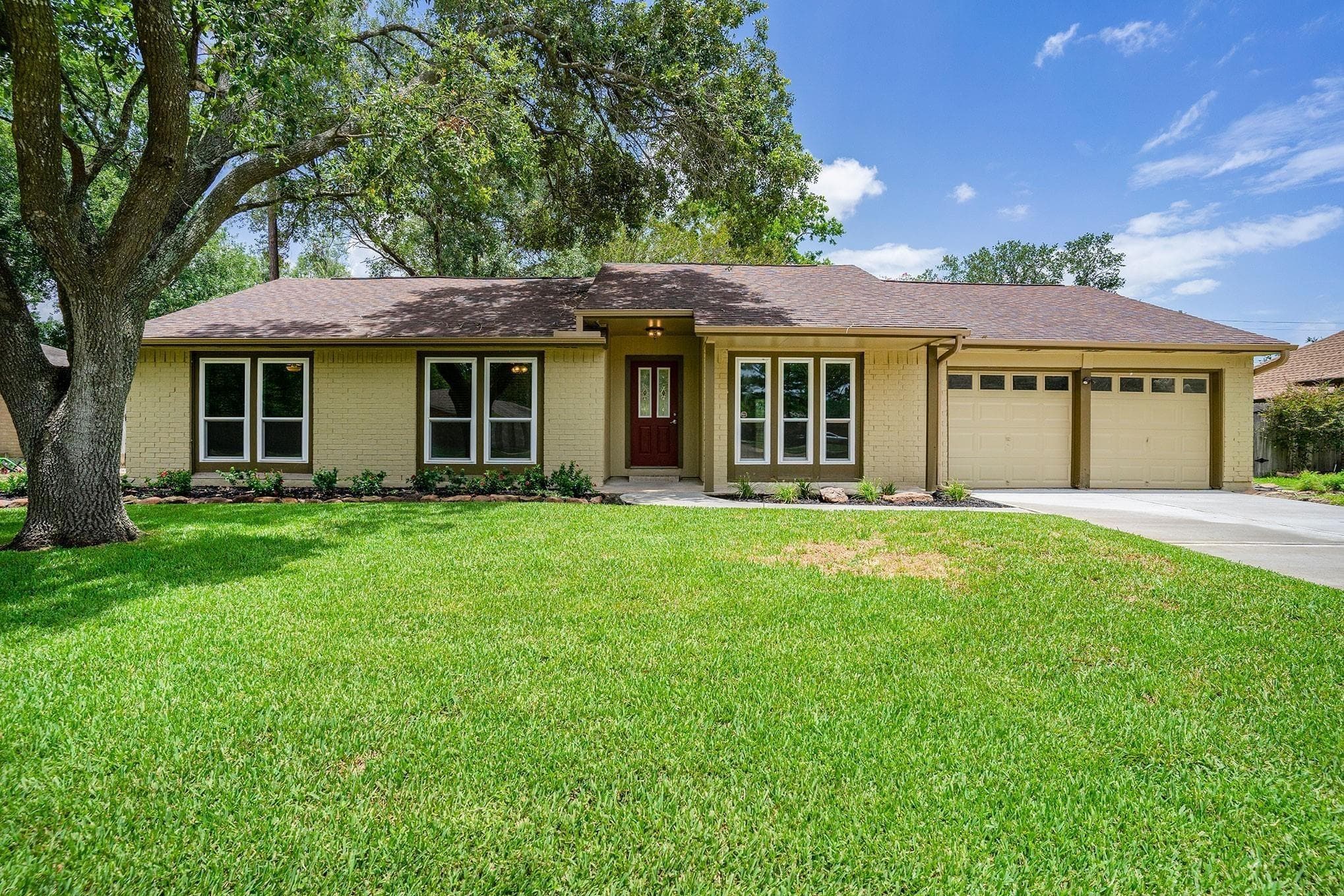 1008 Lost River Dr