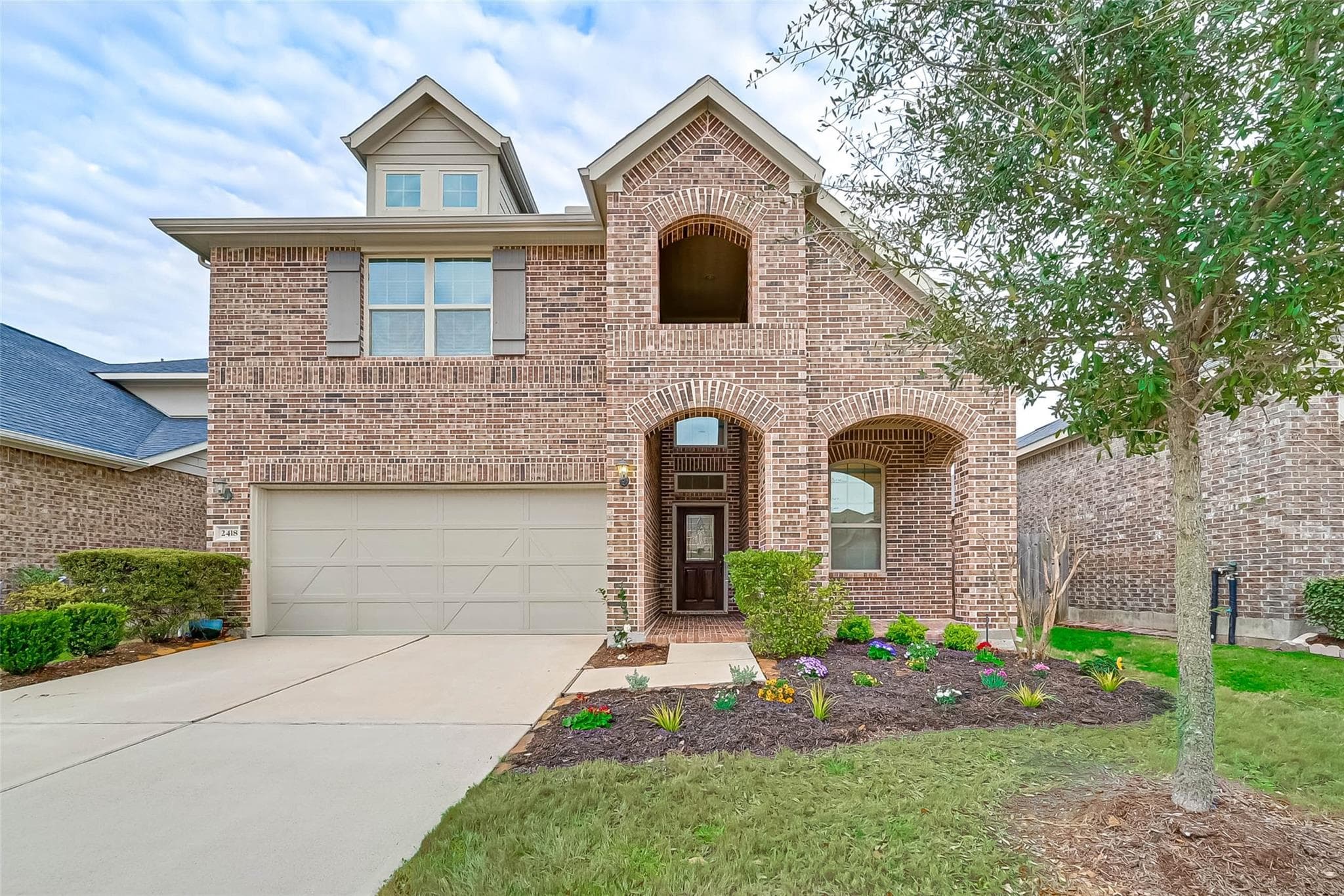 2418 Village Lakes Dr