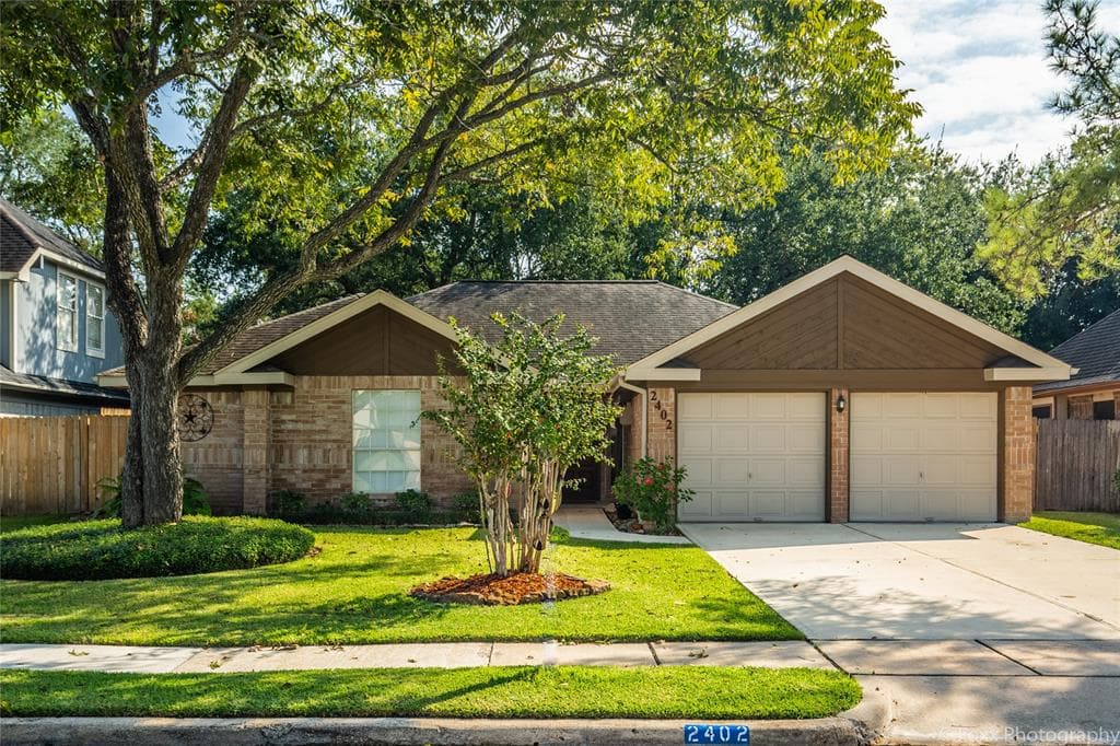 2402 Pebbledowne Cir