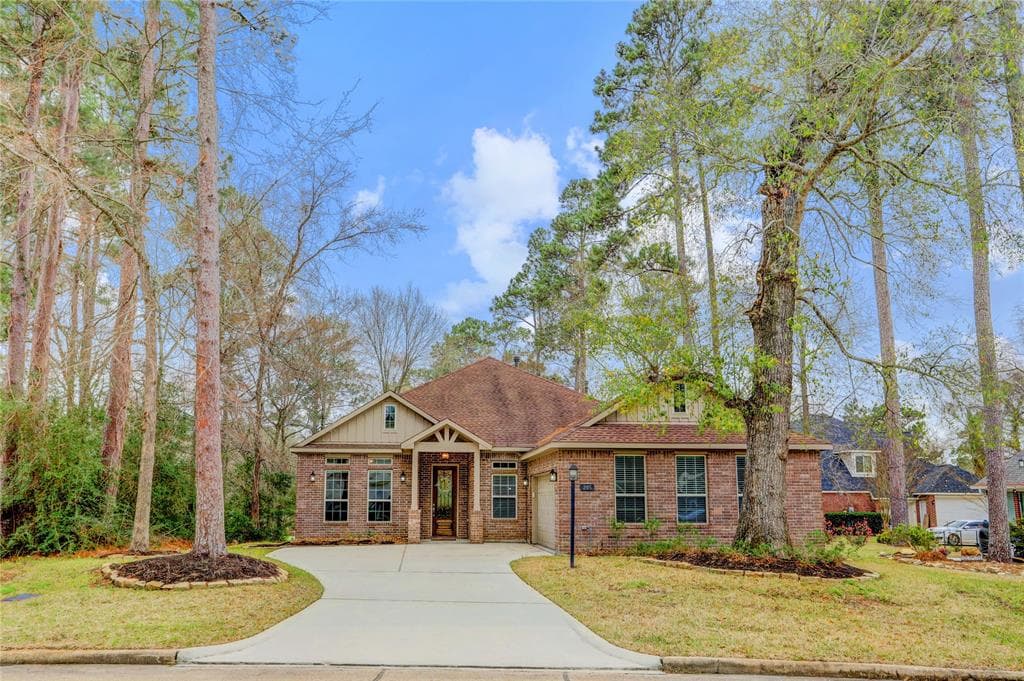 205 Woodside Ln