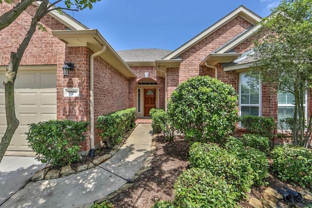 9506 Gramond Hall Ct