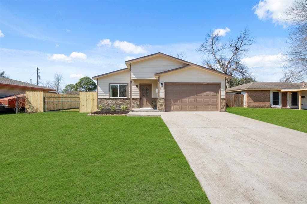 812 Busse Cir
