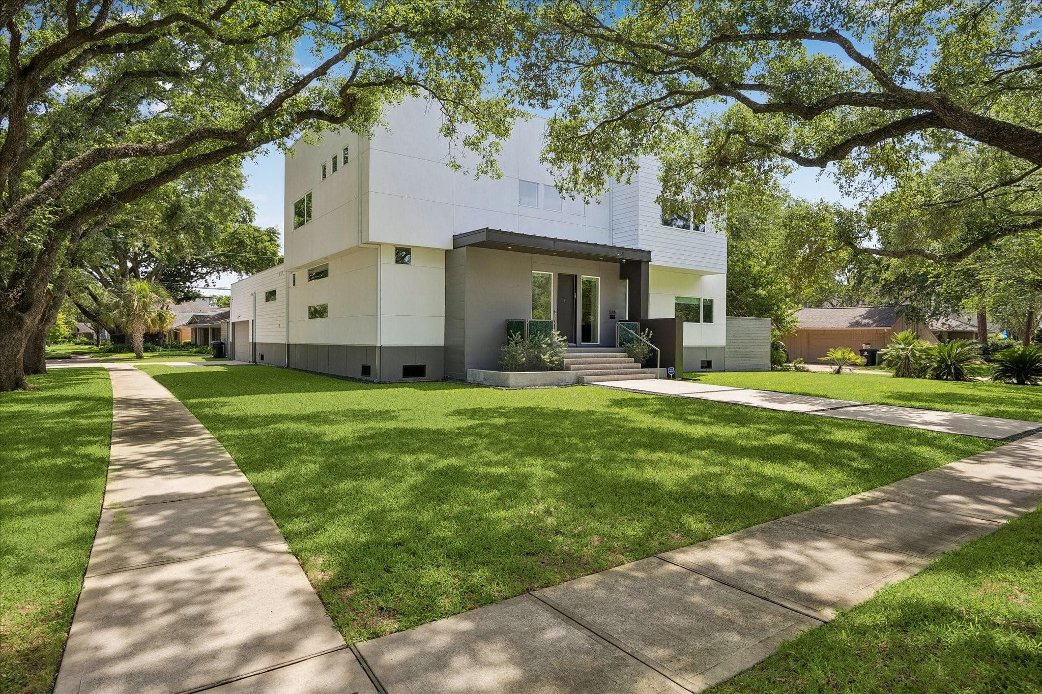 5215 Jason St
