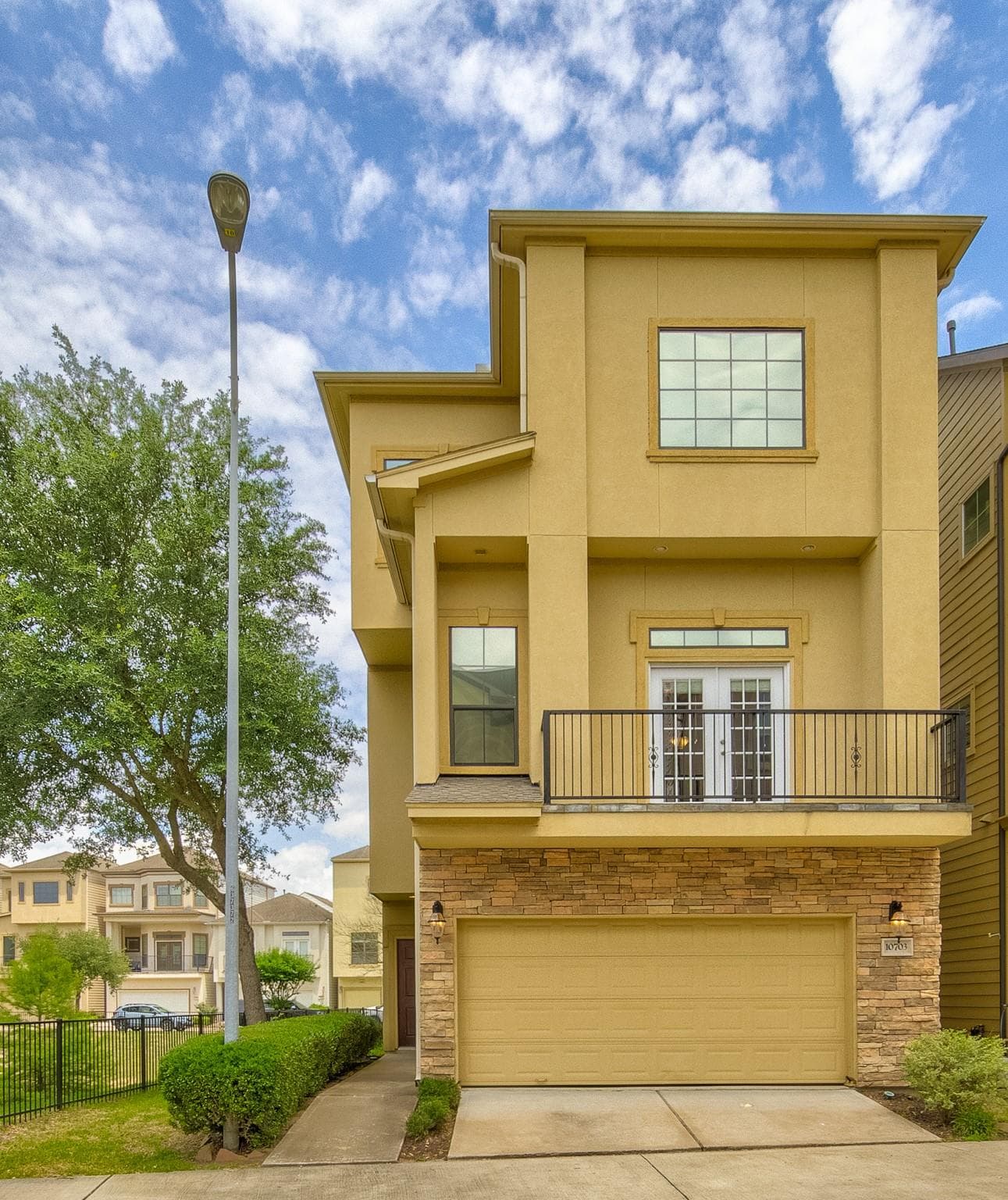 10703 Clearview Villa Pl