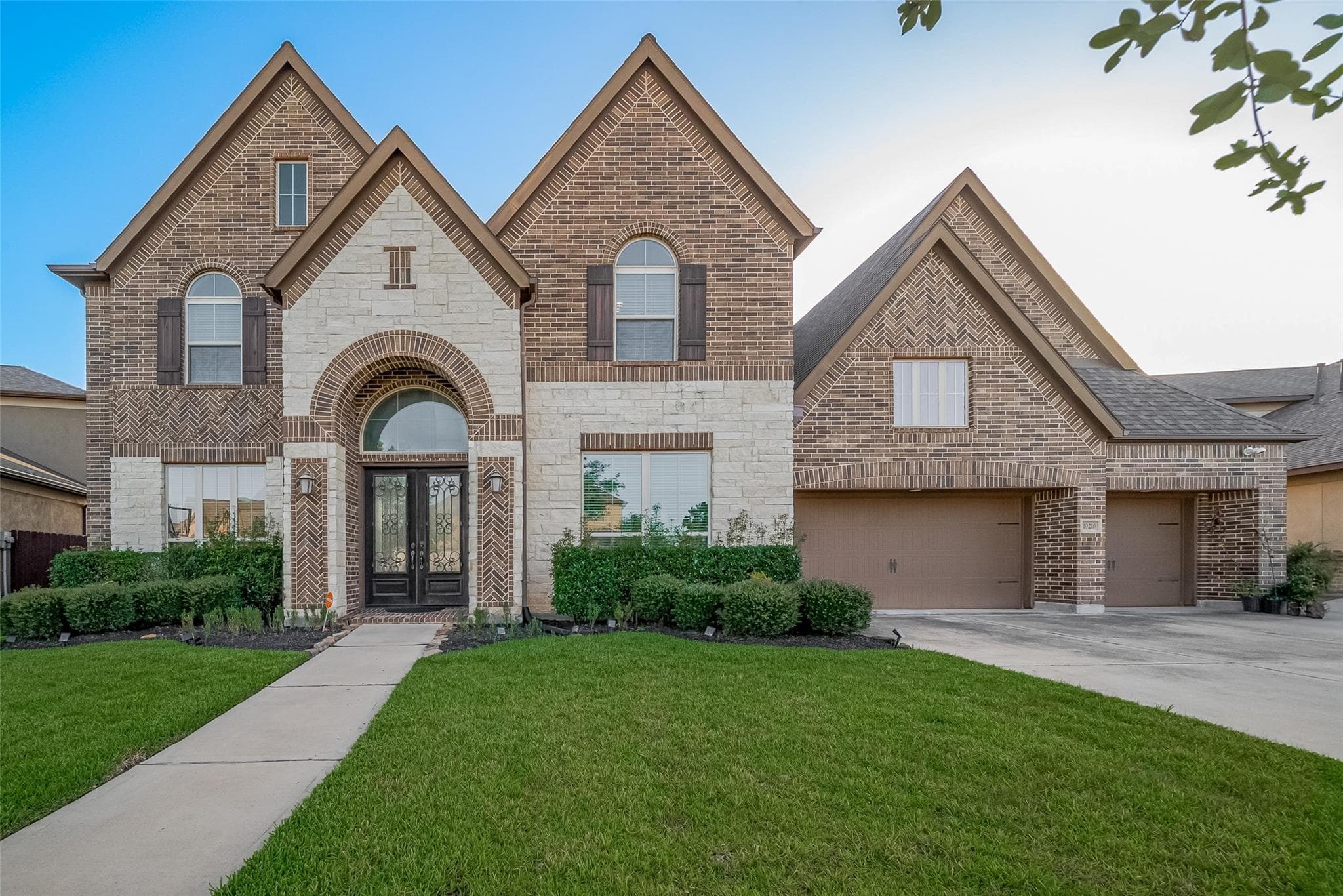 10210 Olivia View Ln