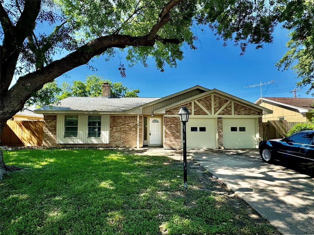 12086 Sela Ln