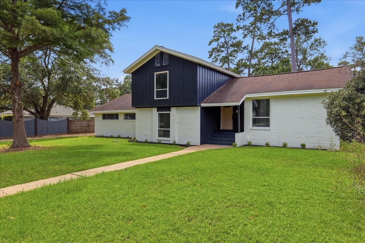 1925 Galway Dr
