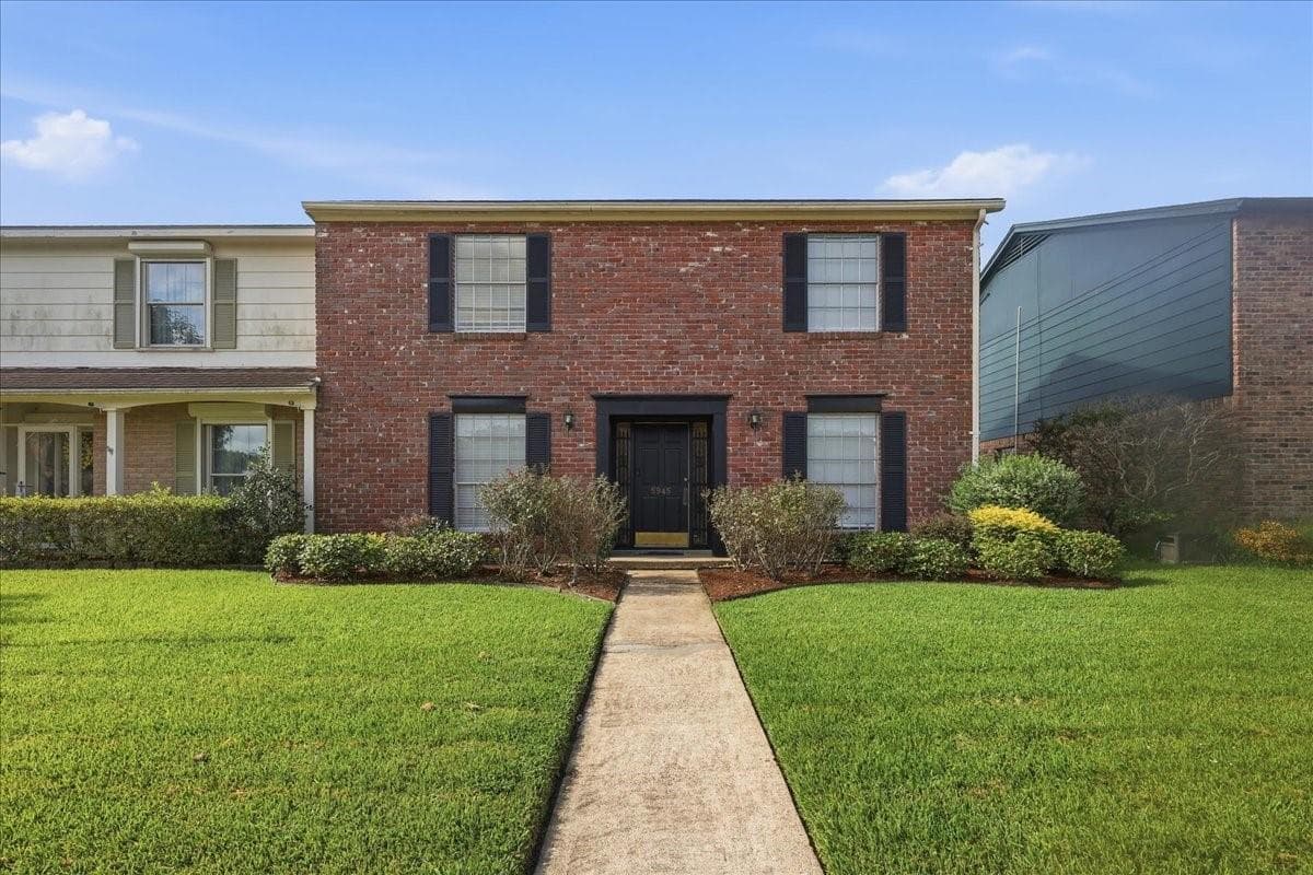 5945 Townhouse Ln