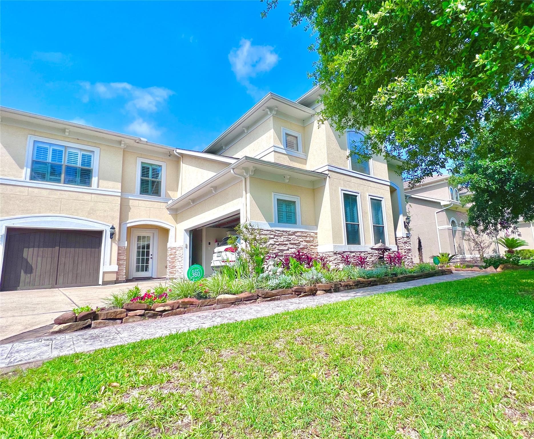 2820 S Cotswold Manor Dr