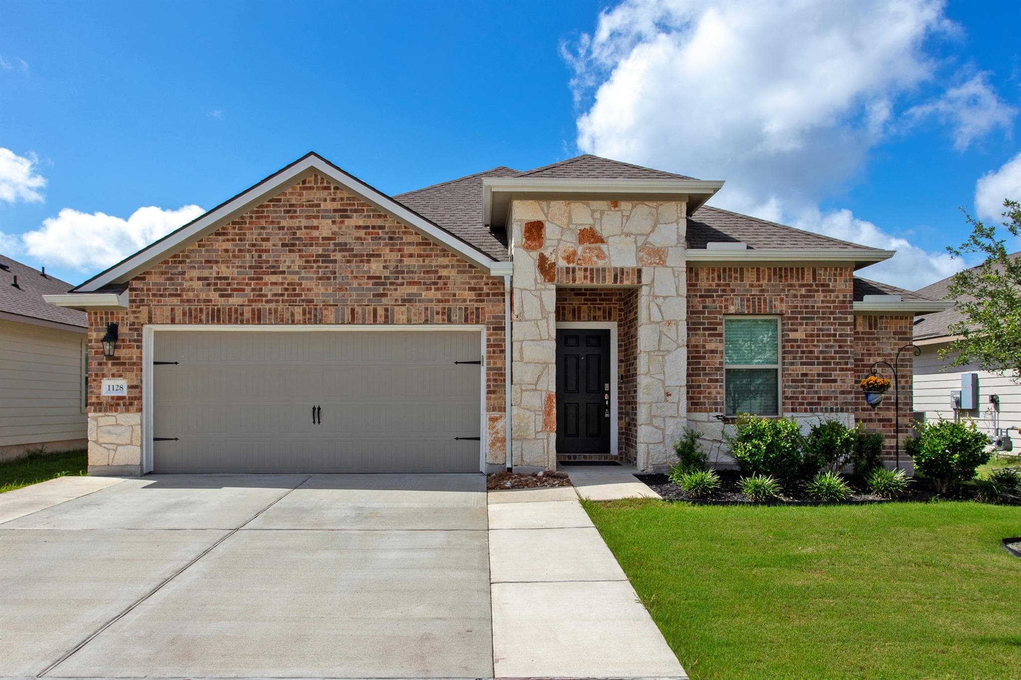 1128 Kennesaw Dr