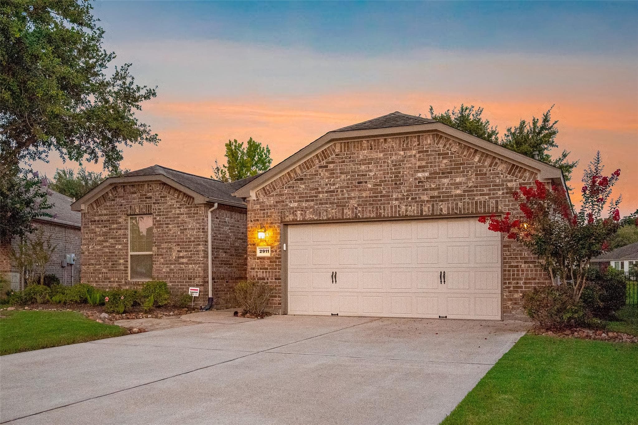 2911 Bur Oak Ct
