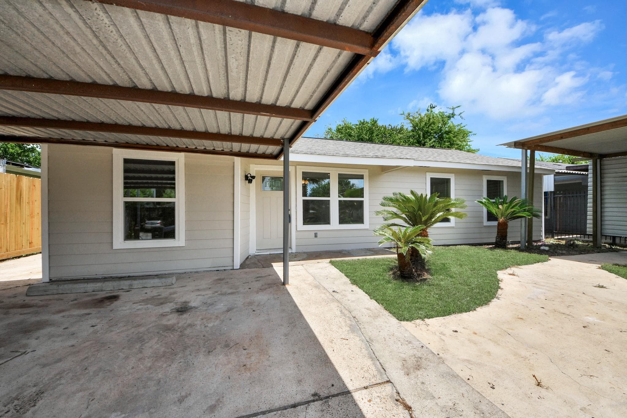 5111 Willow Glen Dr