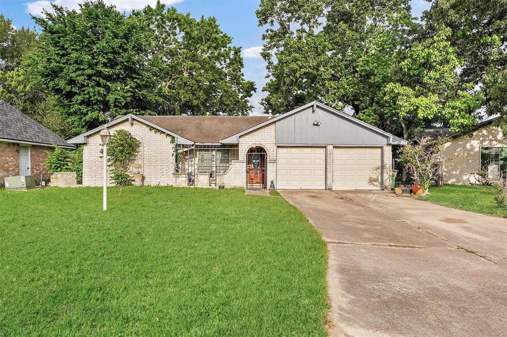 5515 Karelian Dr