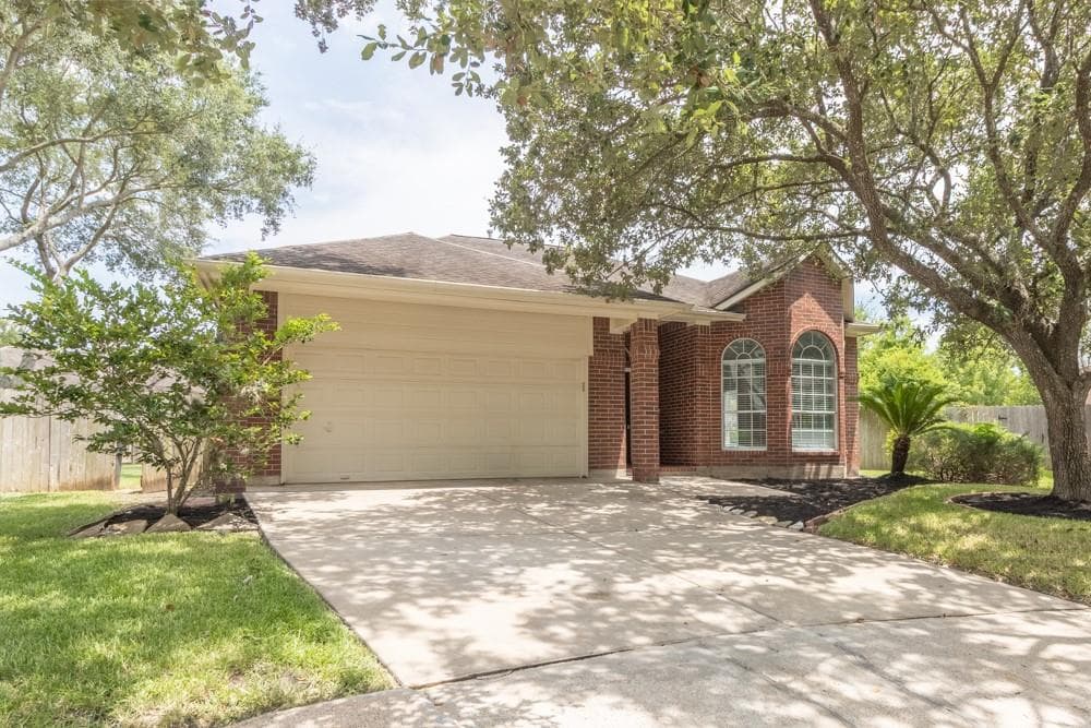 803 Featherbrook Ct