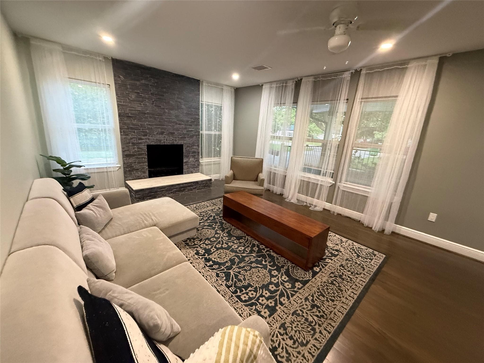 Gallery image 3