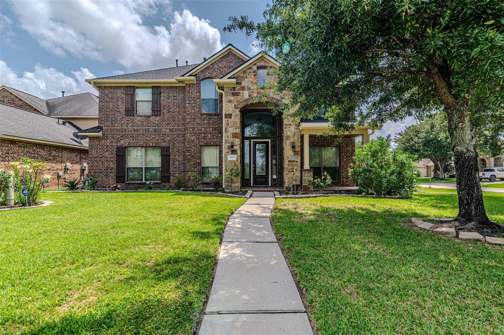 6219 St Rosalia Dr