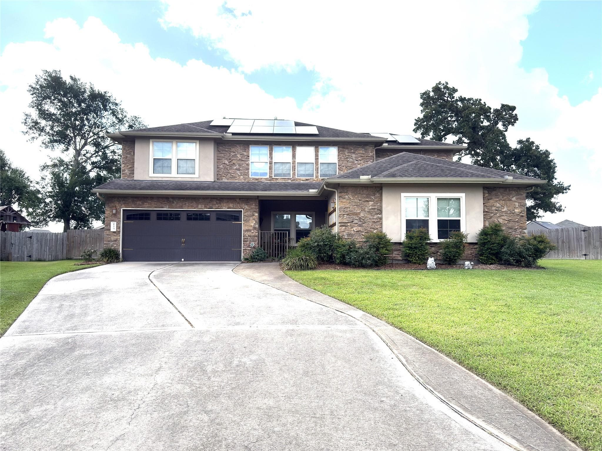 119 Crown Point Ct