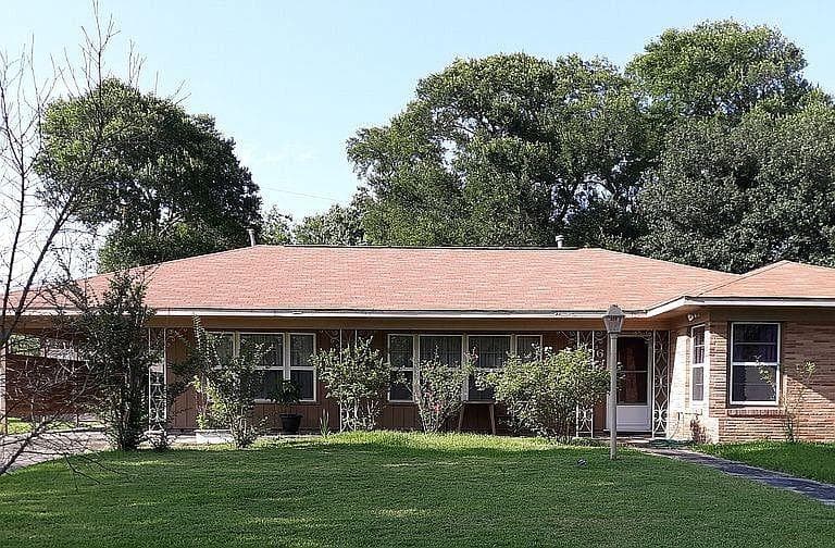 216 Mayhaw Dr