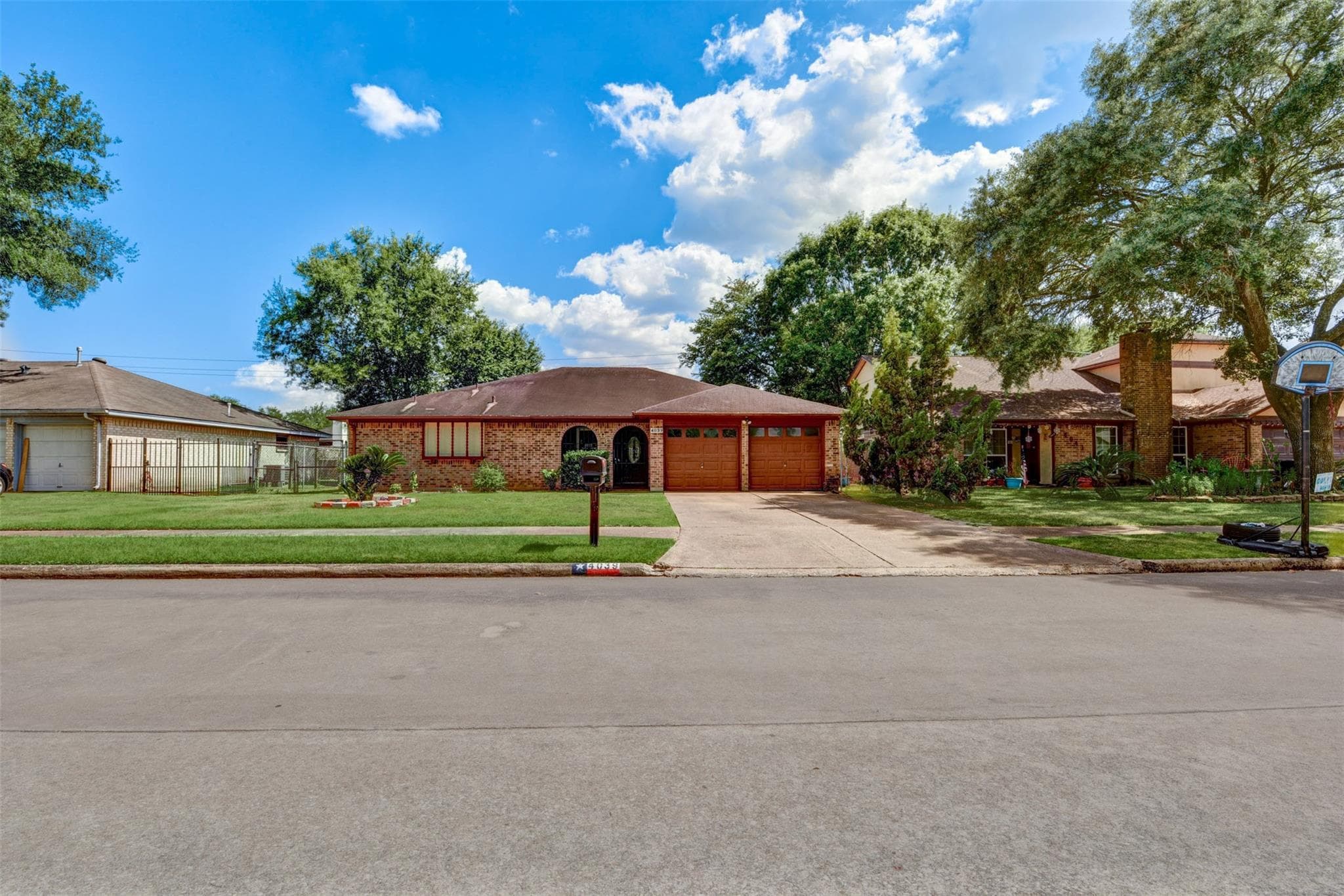 4039 Woodhollow Ln