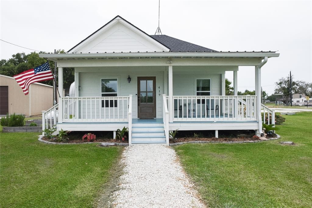 419 Bernardo St