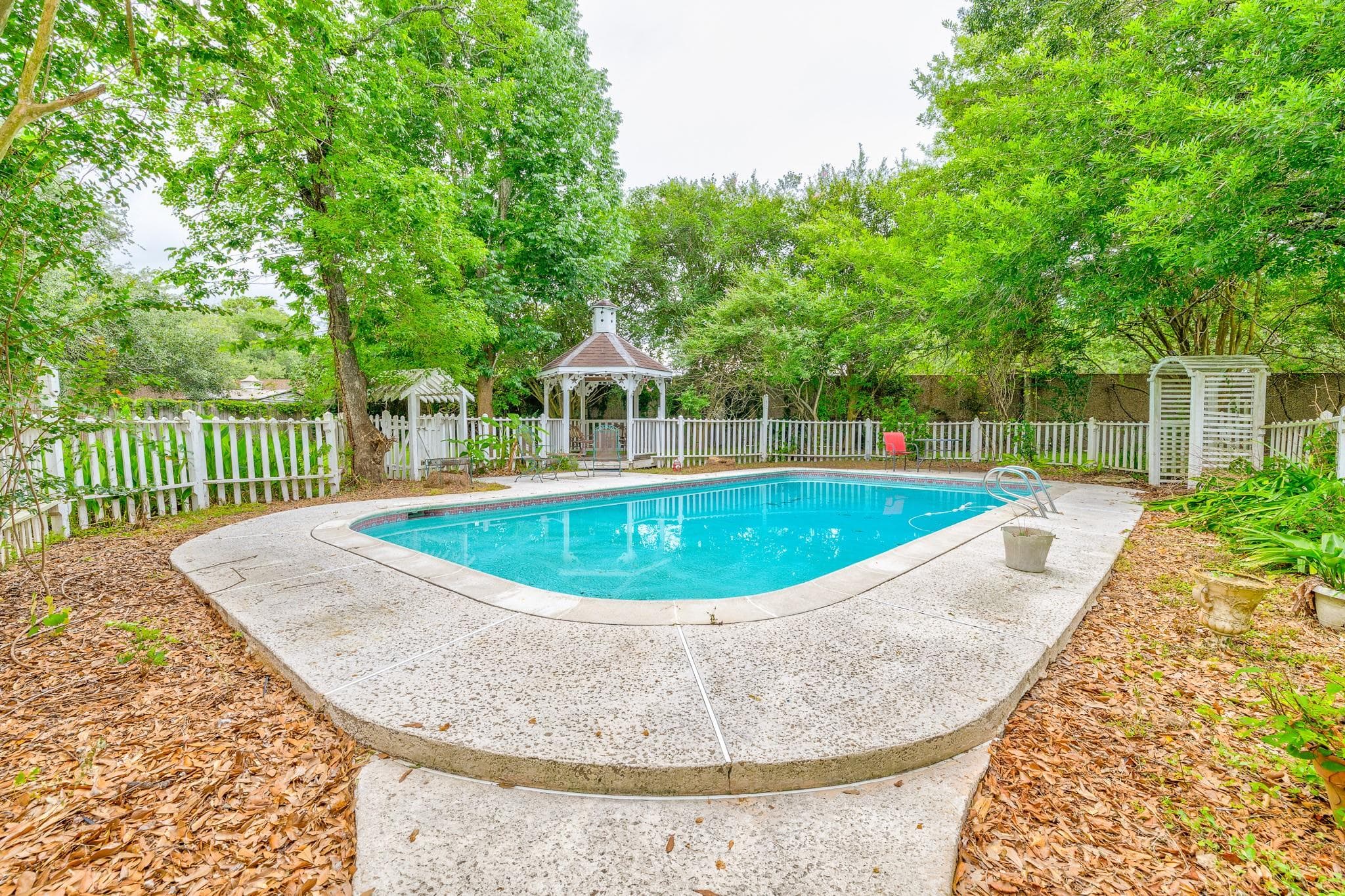 104 Misty Brook Ln