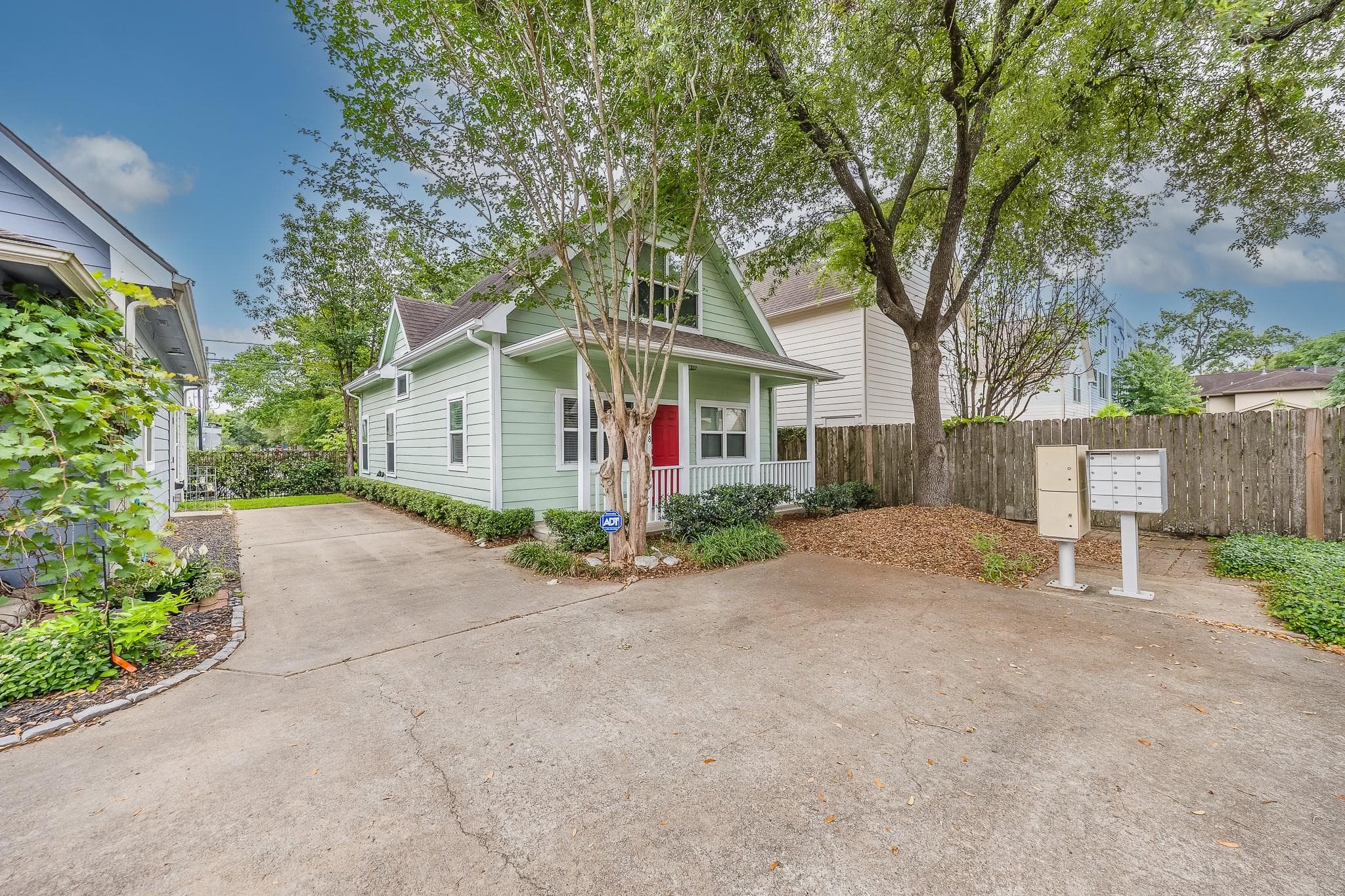 Main property image