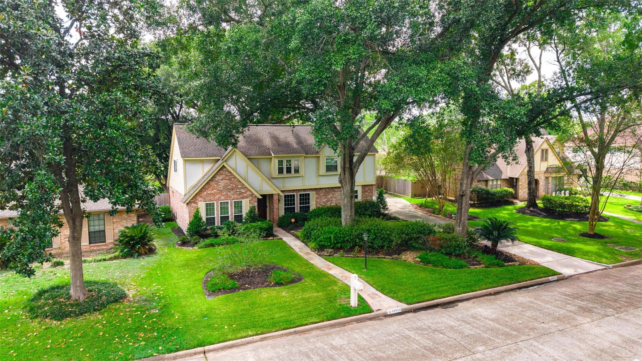 18019 Shadow Valley Dr