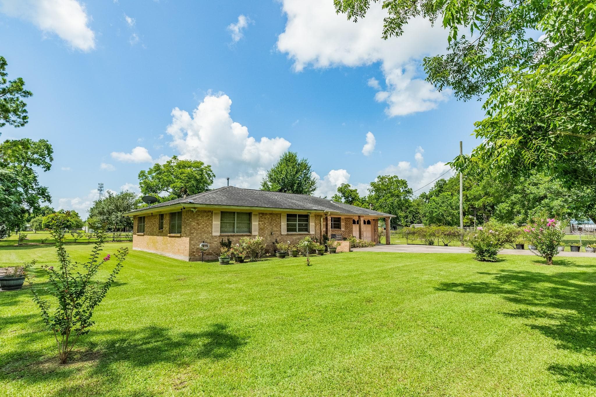 409 Red Oak St