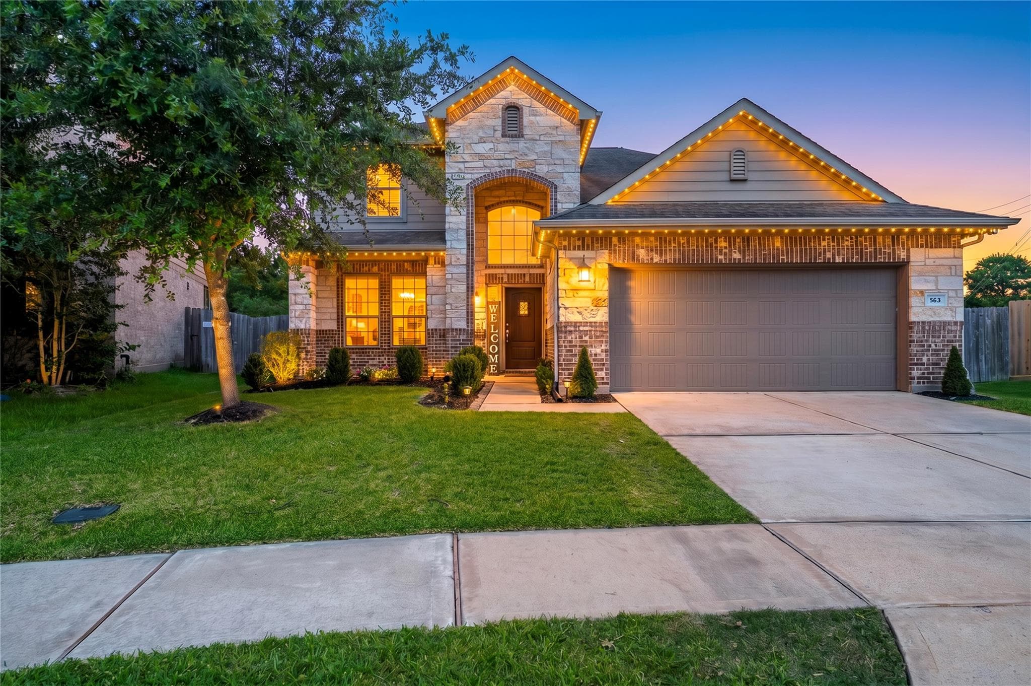 363 Century Oaks Ln