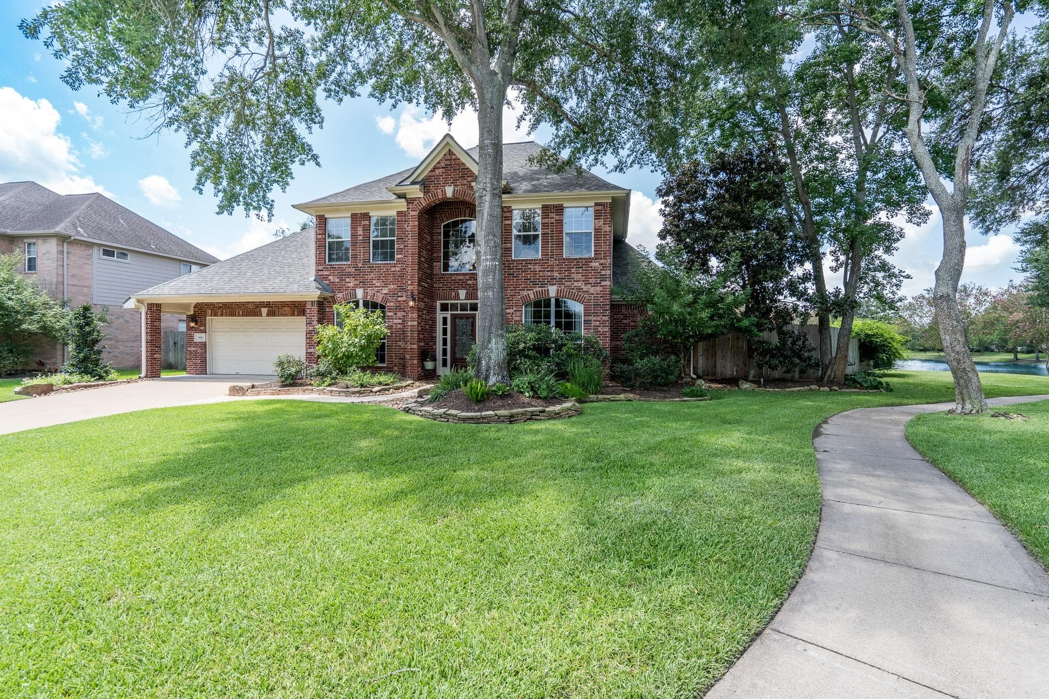 15823 Lake Loop Dr
