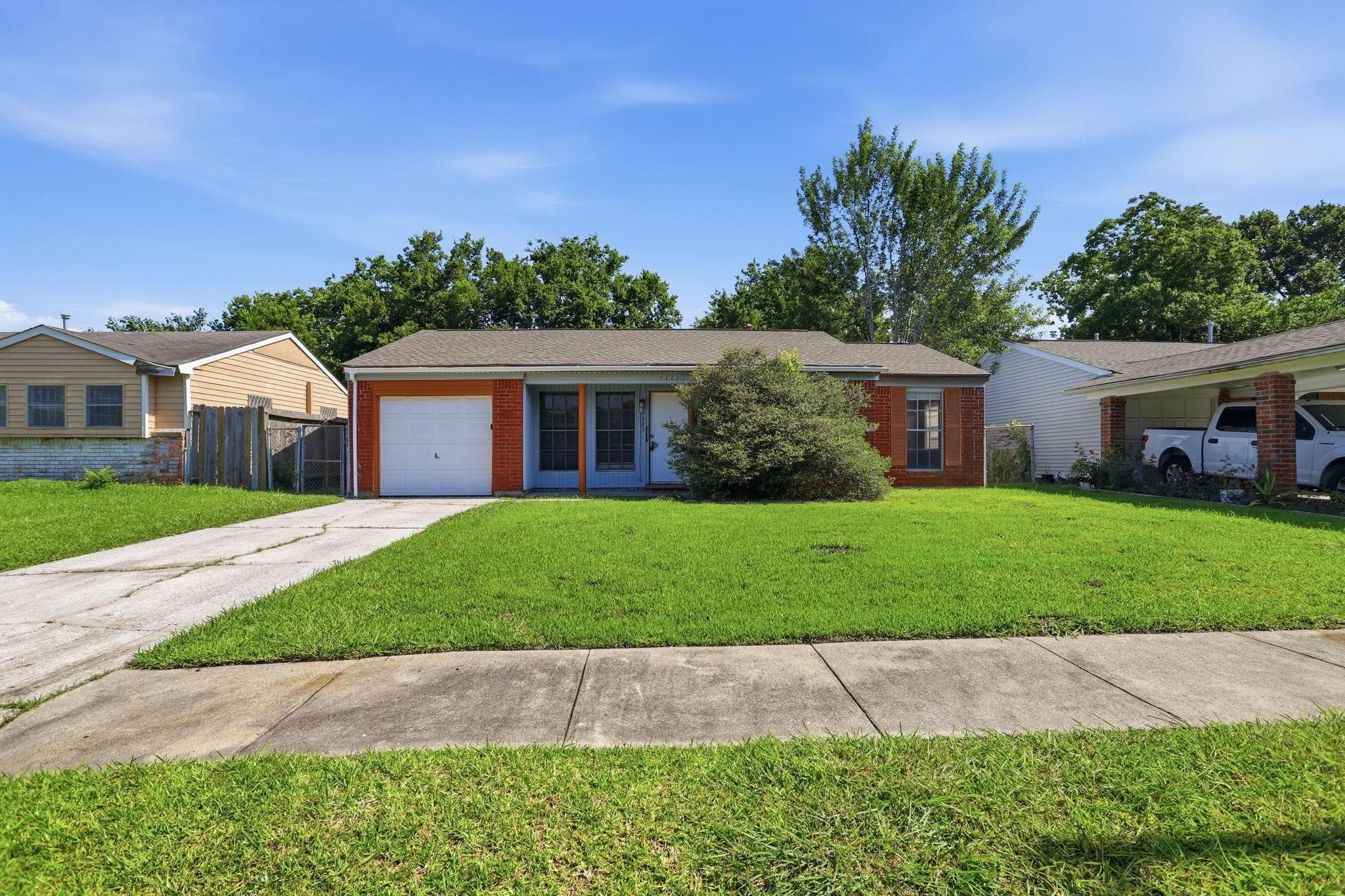 4223 S Acres Dr