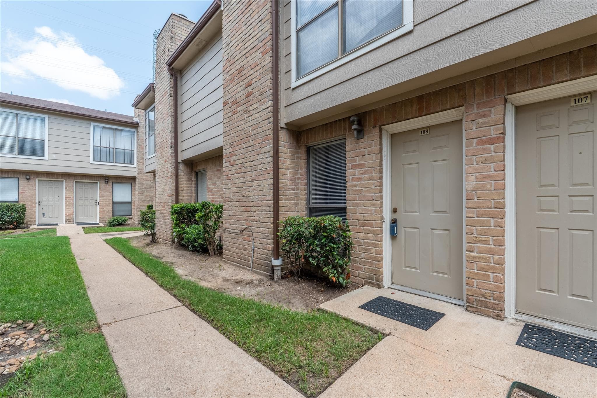 2120 Wilcrest Dr Apt 108