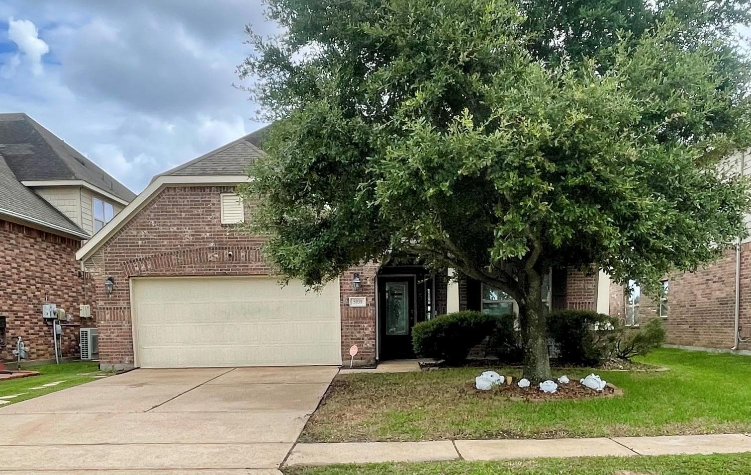 5939 Northcrest Village Way