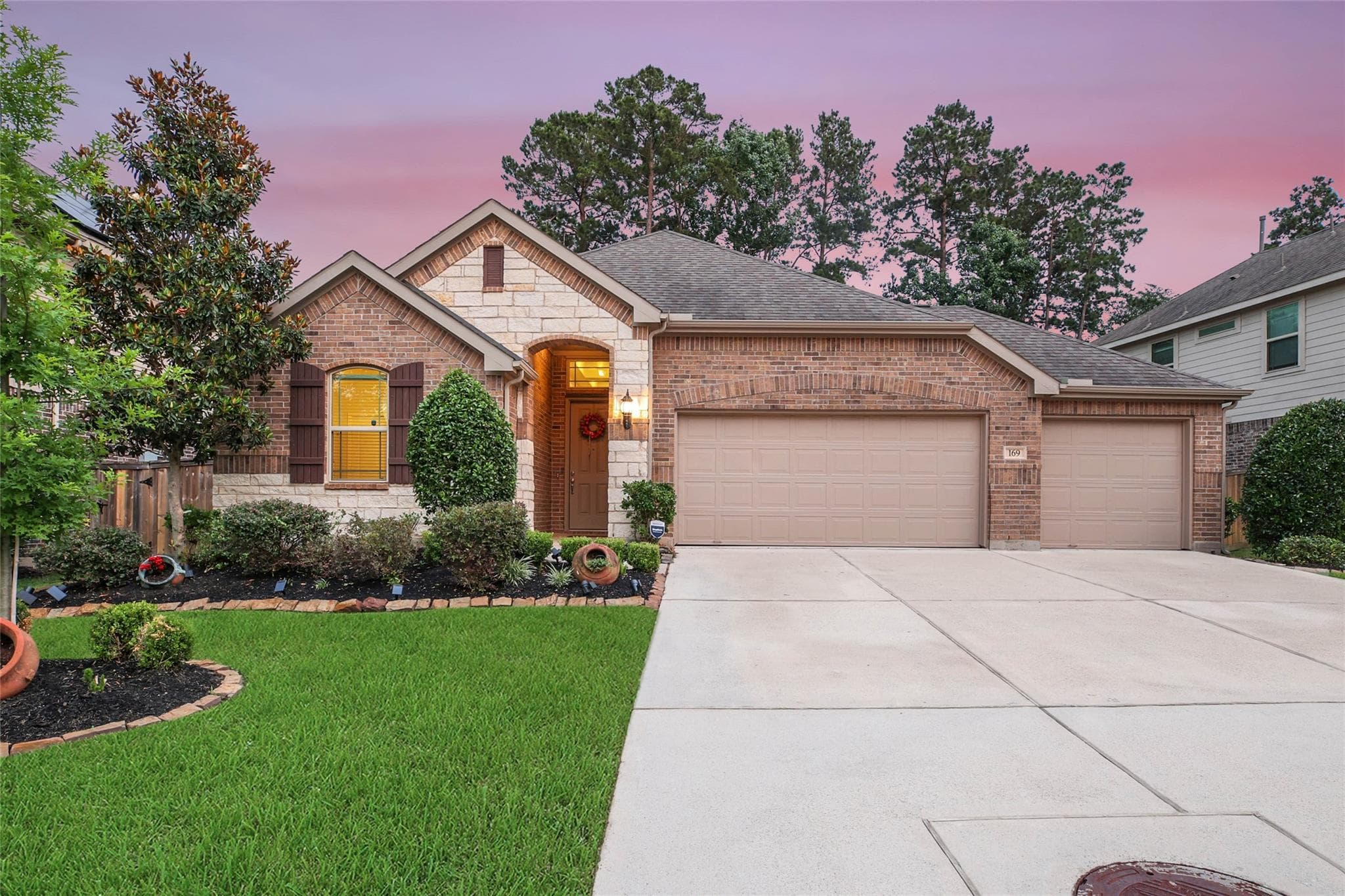169 Bluebell Woods Way