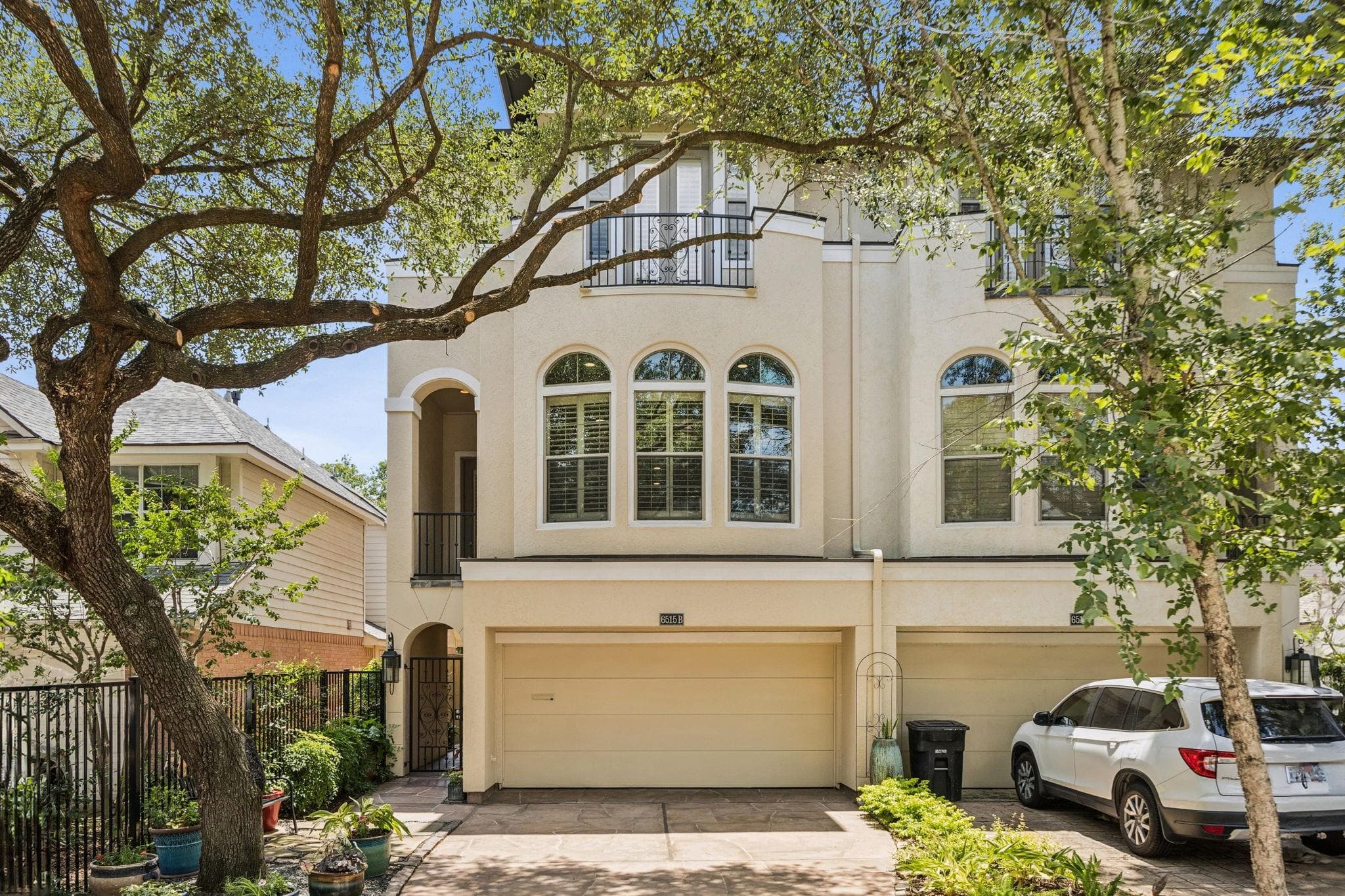 Main property image