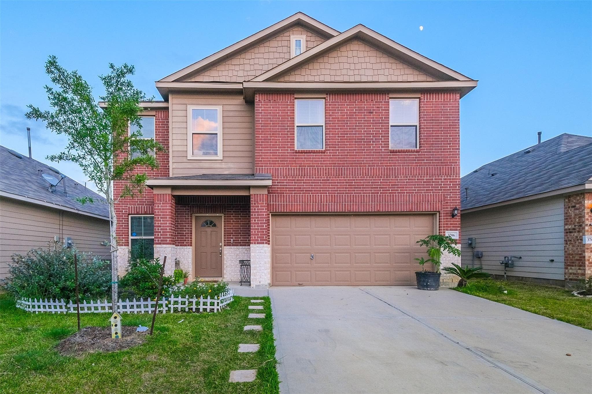 3706 Bright Moon Ct